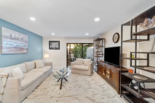 $6,000 | 250 South Ocean Boulevard, Unit 274, Delray Beach, FL 33483