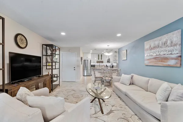 $6,000 | 250 South Ocean Boulevard, Unit 274, Delray Beach, FL 33483