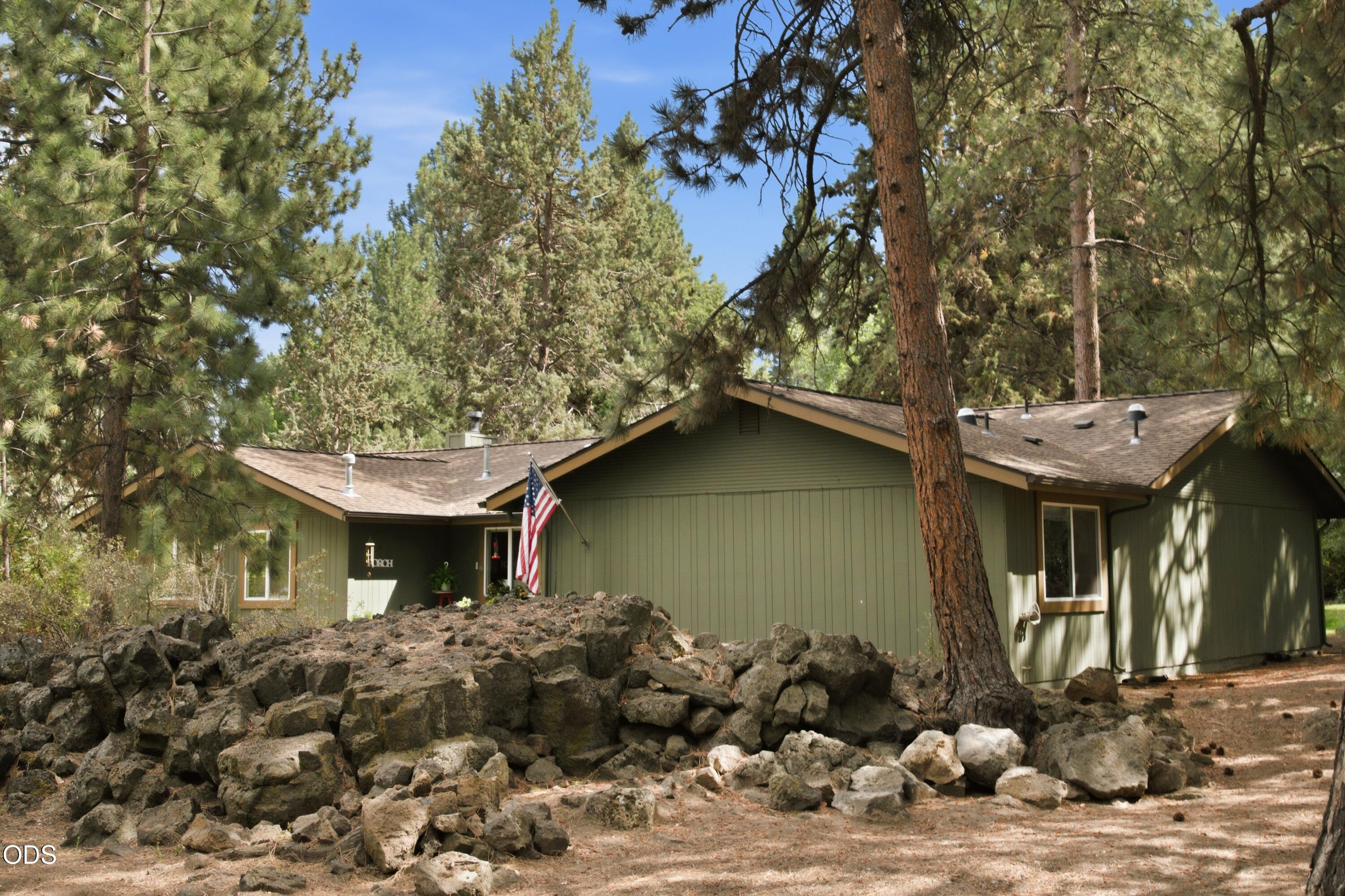 20453 Mainline Road Bend, OR 97702 - Photo 3 of 35 Gallery Image 3