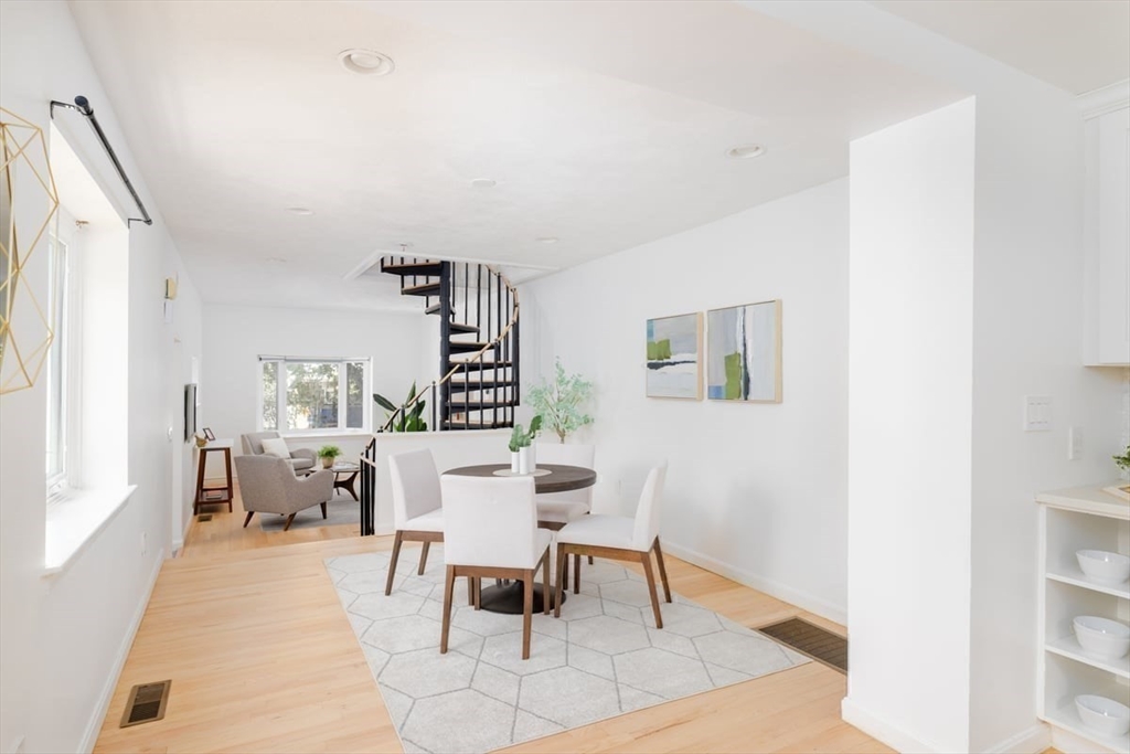 8 Watson Street, Unit 8 Cambridge, MA 02139 - Photo 3 of 35