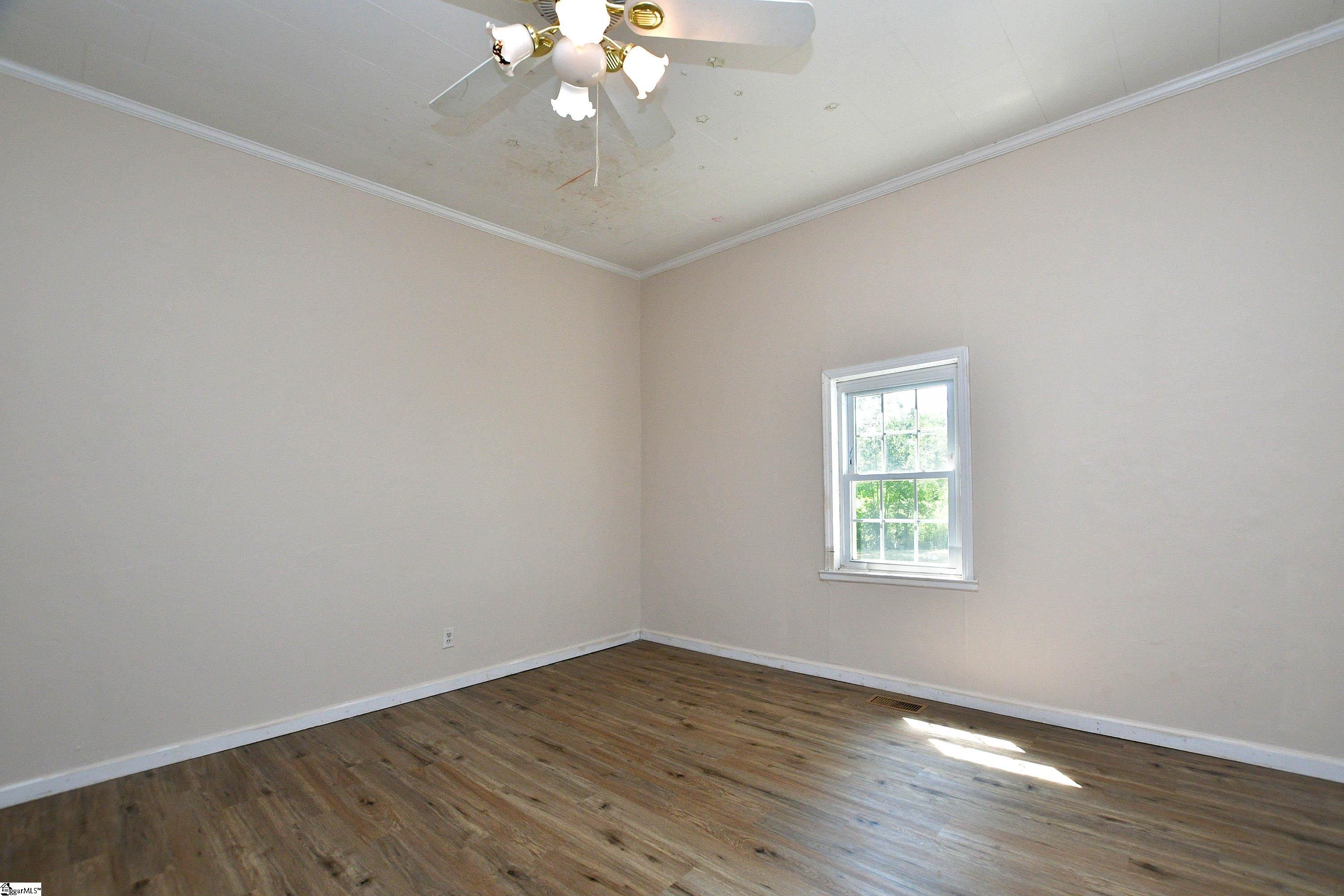 329 Aiken Road Woodruff, SC 29388 - Photo 17 of 24