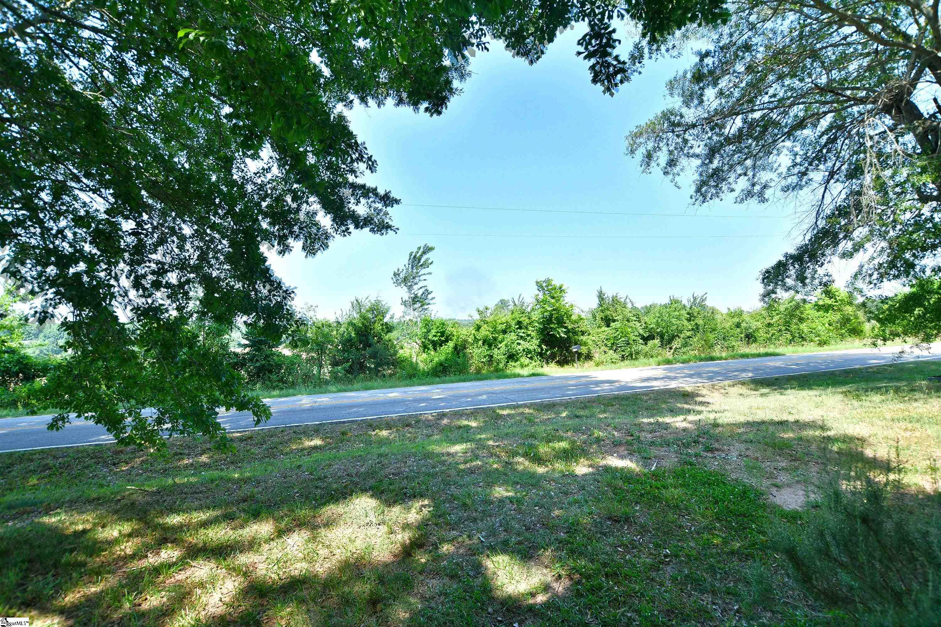 329 Aiken Road Woodruff, SC 29388 - Photo 4 of 24