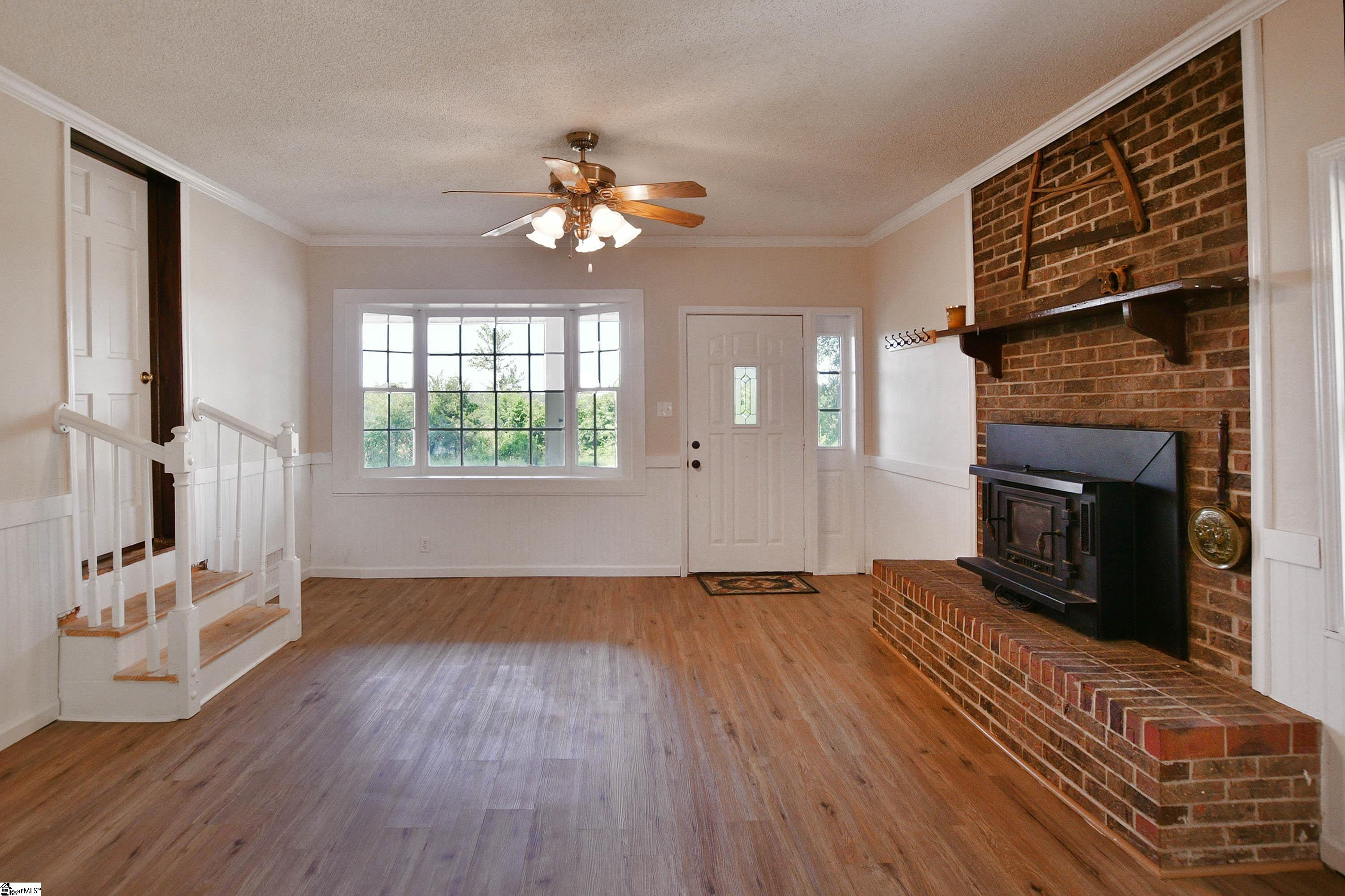 329 Aiken Road Woodruff, SC 29388 - Photo 5 of 24
