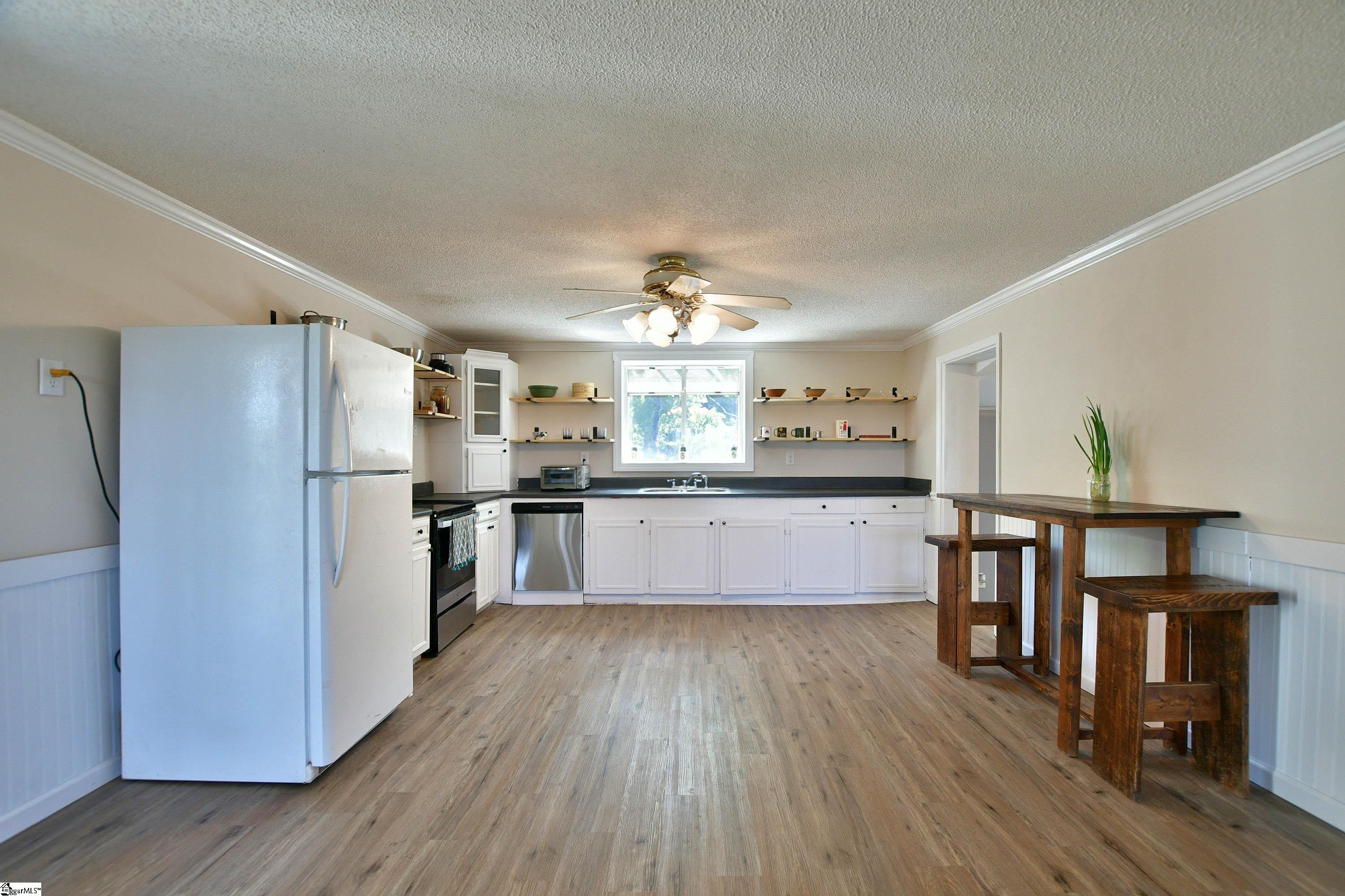 329 Aiken Road Woodruff, SC 29388 - Photo 7 of 24