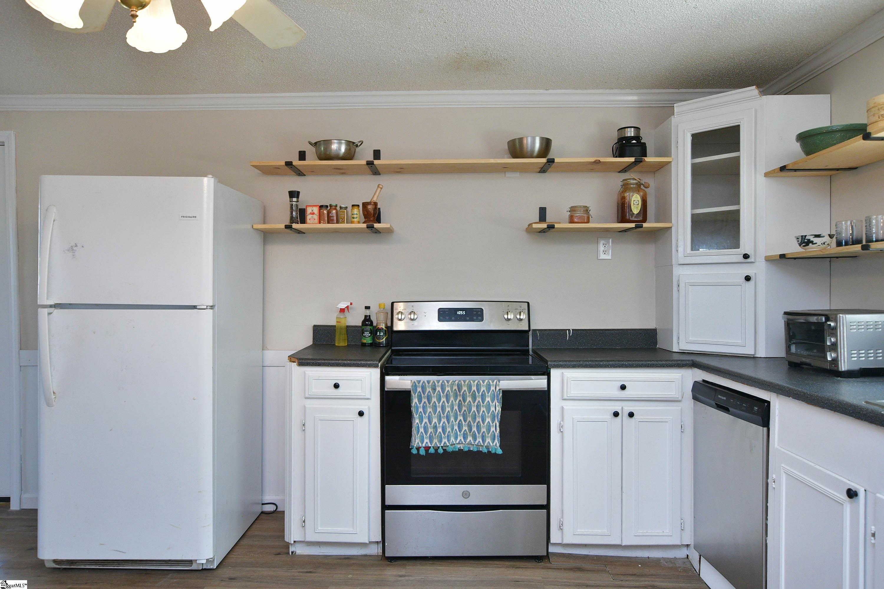 329 Aiken Road Woodruff, SC 29388 - Photo 8 of 24