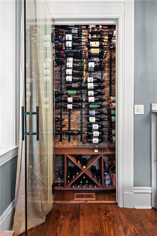 607 Davis Lane Sewickley, PA 15143 - Photo 10 of 43 a picture of wooden floor