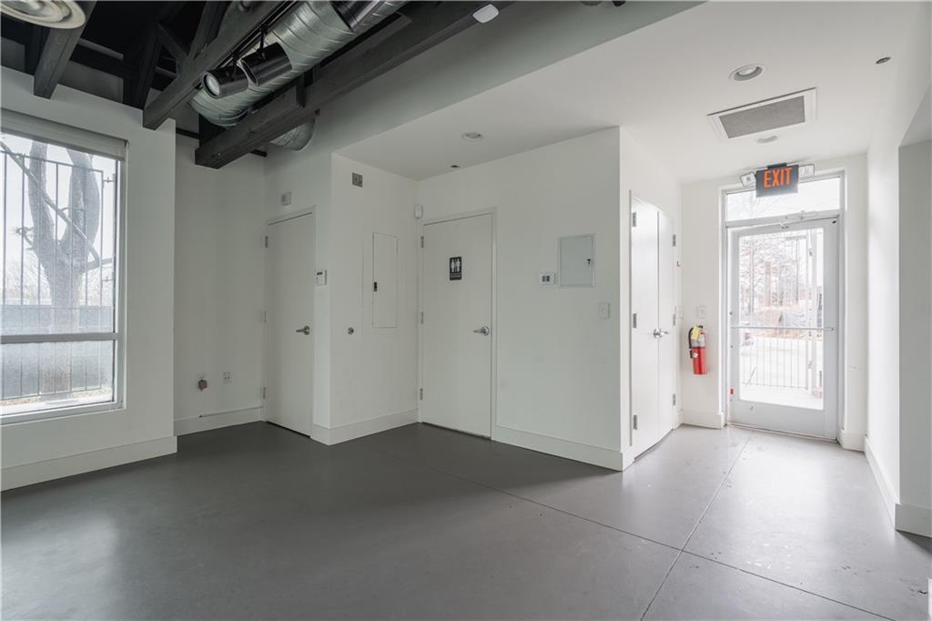 692 10th Street Northwest Atlanta, GA 30318 - Photo 11 of 38 a view of empty room with window