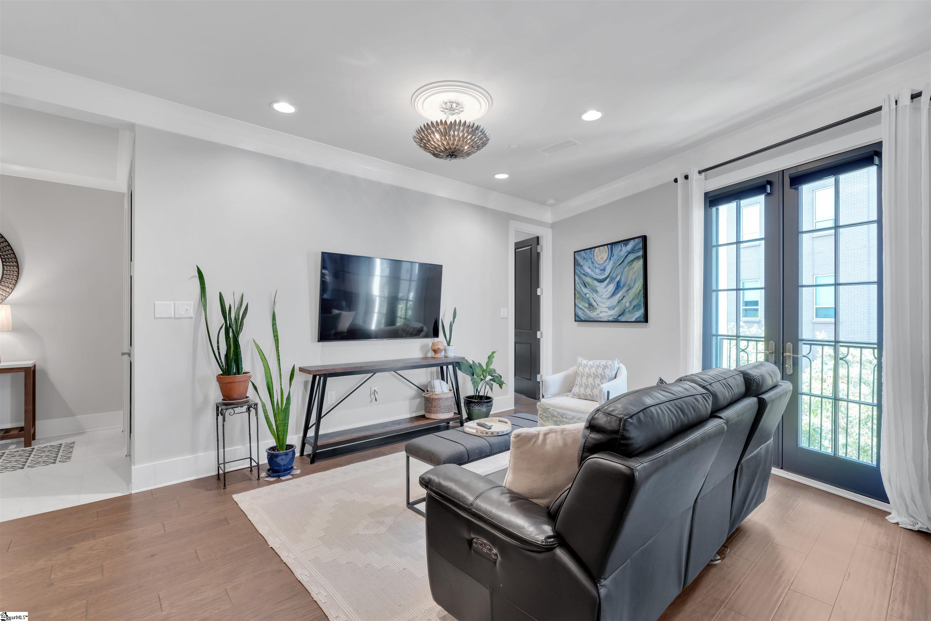 121 Rhett Street, Unit 302 Greenville, SC 29601 - Photo 12 of 31 Gallery Image 12