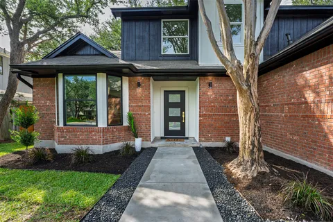 $720,000 | 9111 Hazelhurst Drive, Austin, TX 78729