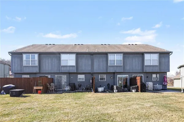 $225,000 | 5581 Northwest Sunrise Meadow Lane, Lee's Summit, MO 64064