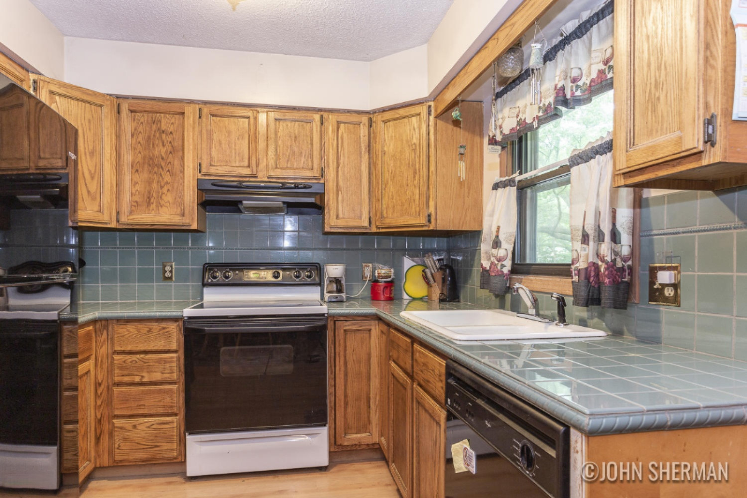 1715 Robbins Road Grand Haven, MI 49417 - Photo 31 of 60 1715 Robbins Rd_30