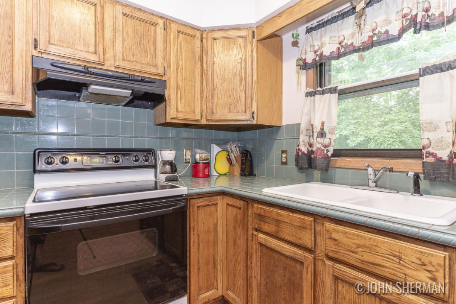 1715 Robbins Road Grand Haven, MI 49417 - Photo 33 of 60 1715 Robbins Rd_32