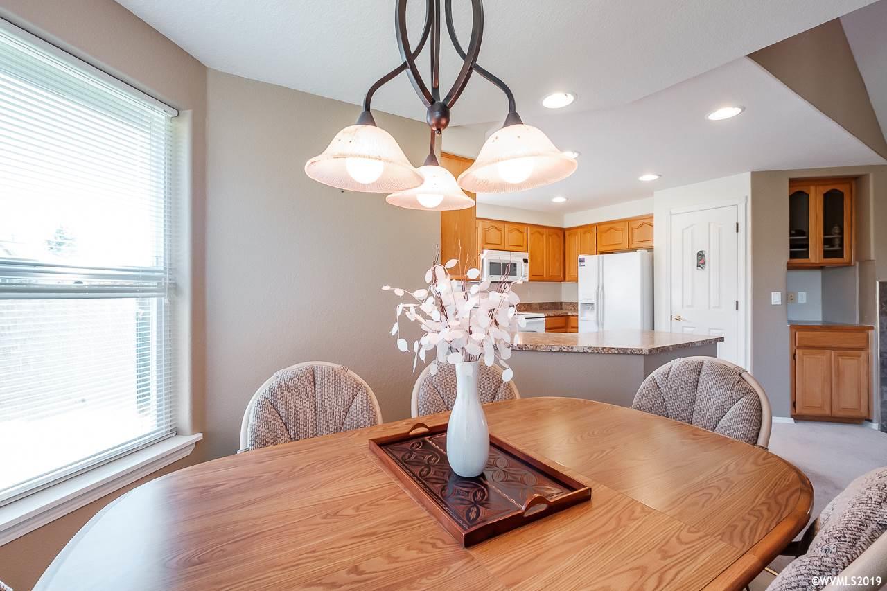 2523 Del Rio Court Southeast Albany, OR 97322 - Photo 11 of 29 Gallery Image 11