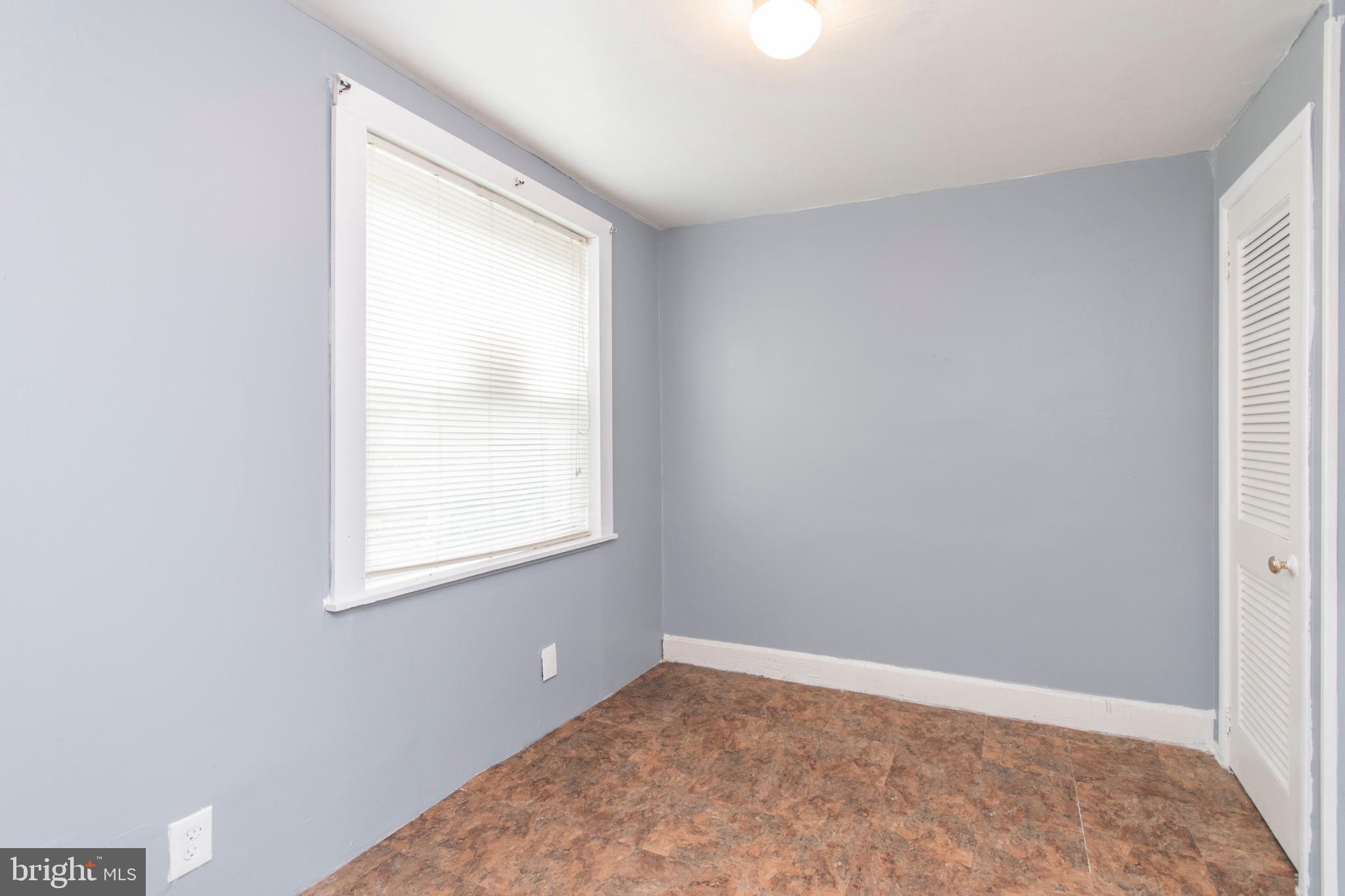 1572 Collings Road Camden, NJ 08104 - Photo 3 of 8