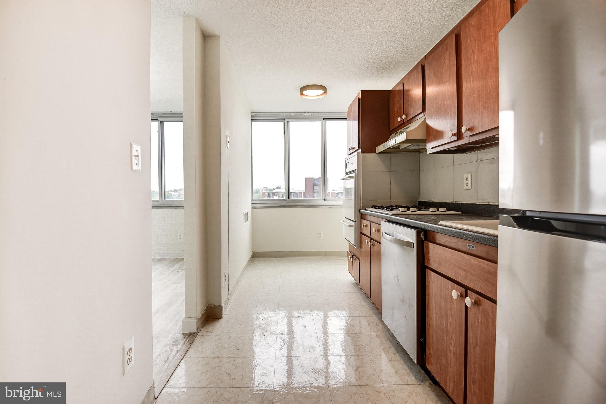 1301 South Arlington Ridge Road, Unit 811 Arlington, VA 22202 - Photo 11 of 23 Gallery Image 11