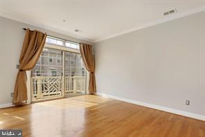 46390 Monocacy Square Sterling, VA 20165 - Photo 12 of 20 Main Living w hardwood floors & natural light.