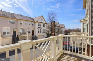 46390 Monocacy Square Sterling, VA 20165 - Photo 5 of 20 Main Lvl: walk-out front balcony