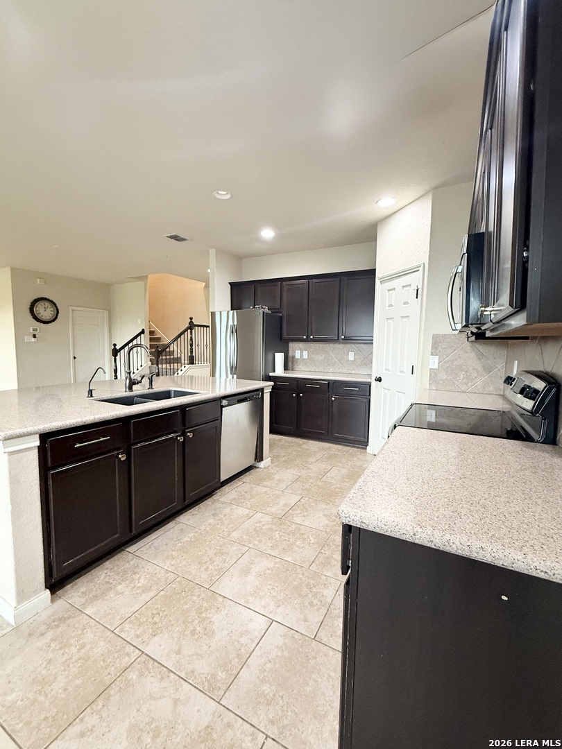 9010 Phoenix Converse, TX 78109 - Photo 6 of 22