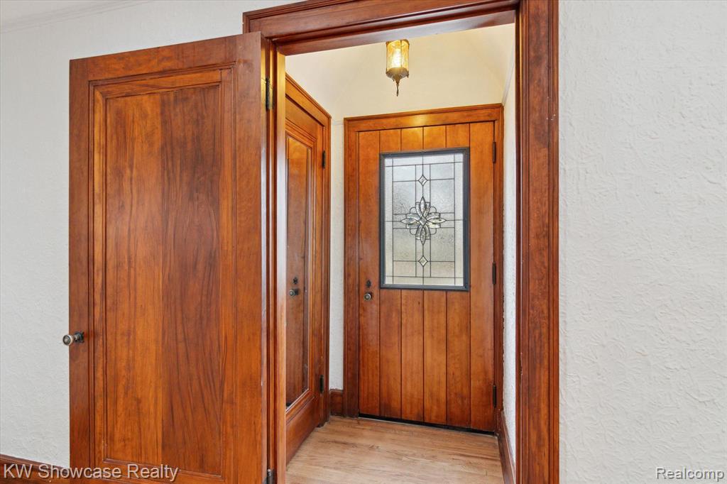 6284 Silver Lake Road Linden, MI 48451 - Photo 6 of 53