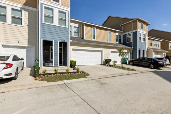 $299,000 | 3519 Topango Drive, Pasadena, TX 77504