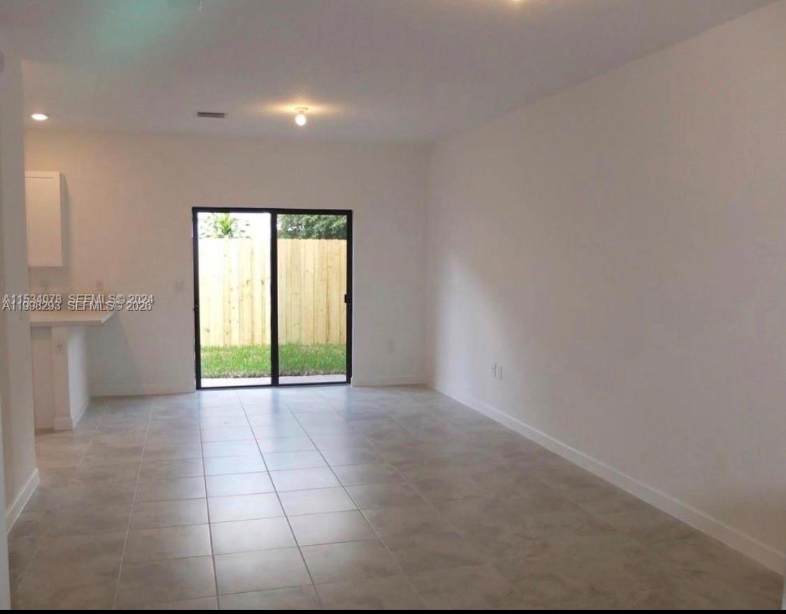 407 Northeast 208th Terrace Miami, FL 33179 - Photo 3 of 7