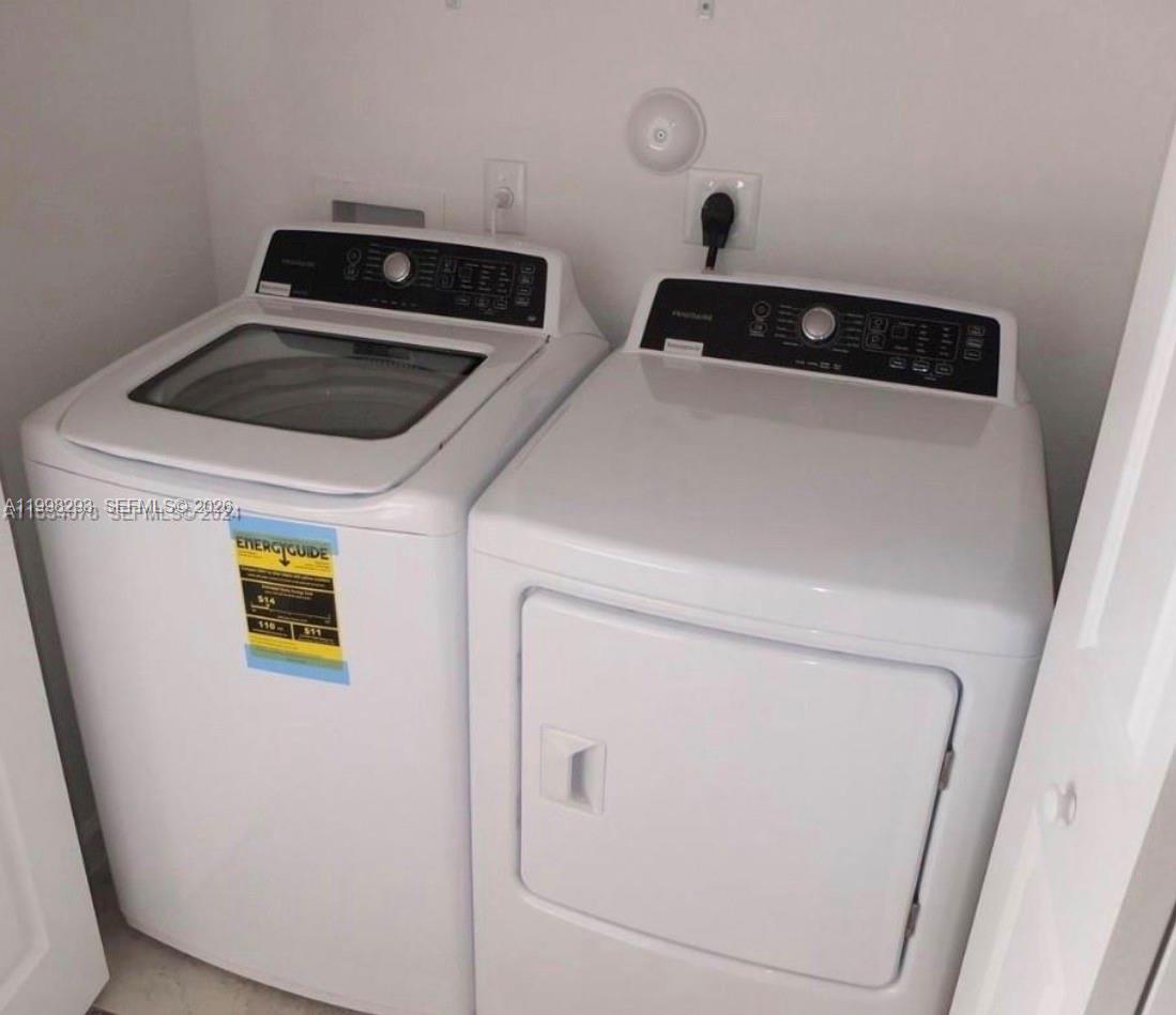 407 Northeast 208th Terrace Miami, FL 33179 - Photo 7 of 7