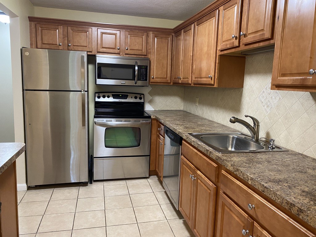 400 New River Road, Unit 204 Lincoln, RI 02838 - Photo 4 of 28