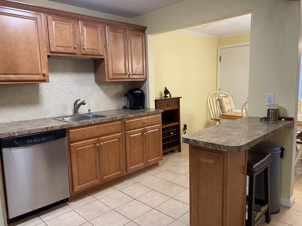 400 New River Road, Unit 204 Lincoln, RI 02838 - Photo 5 of 28