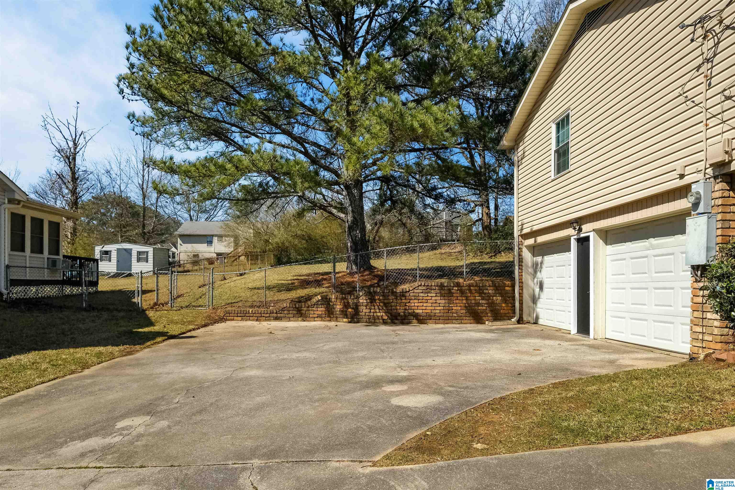 2136 Brewster Road Birmingham, AL 35235 - Photo 4 of 40