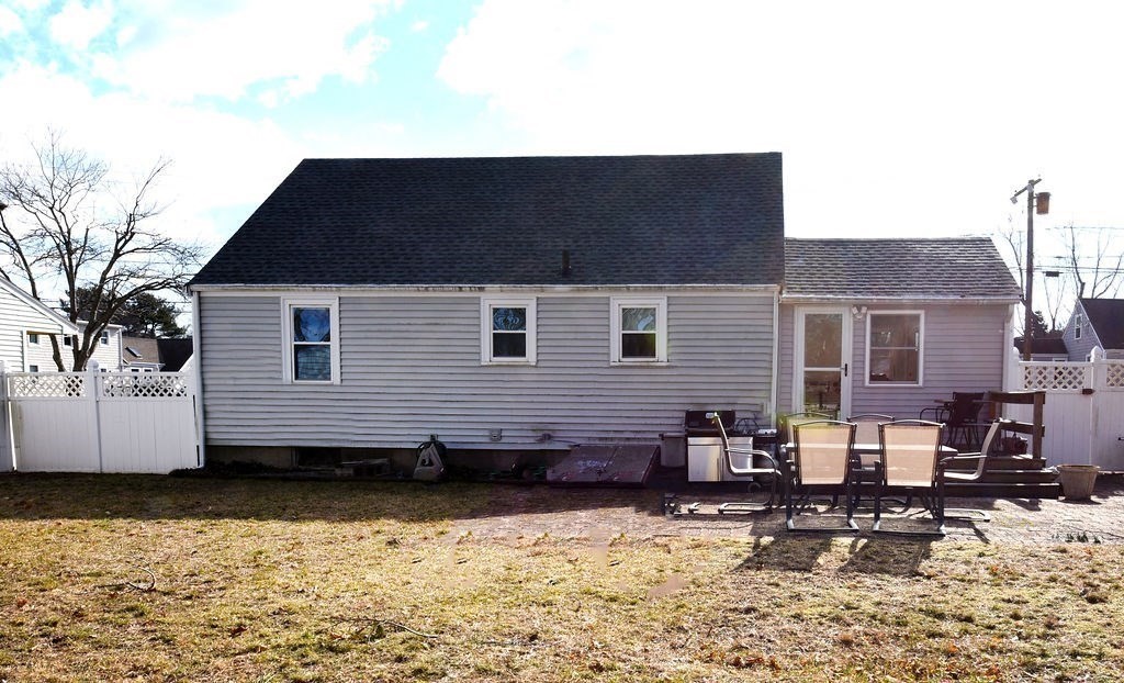 106 Rinaldo Road Weymouth, MA 02191 - Photo 26 of 39 a backyard of a house
