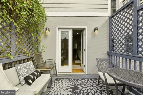 $925,000 | 330 U Street Northwest, Washington, DC 20001