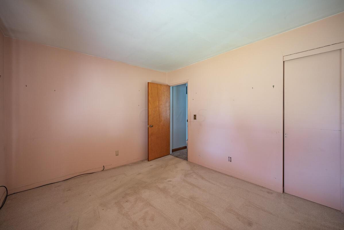 307 Sturbridge Road Columbus, OH 43228 - Photo 17 of 35 17