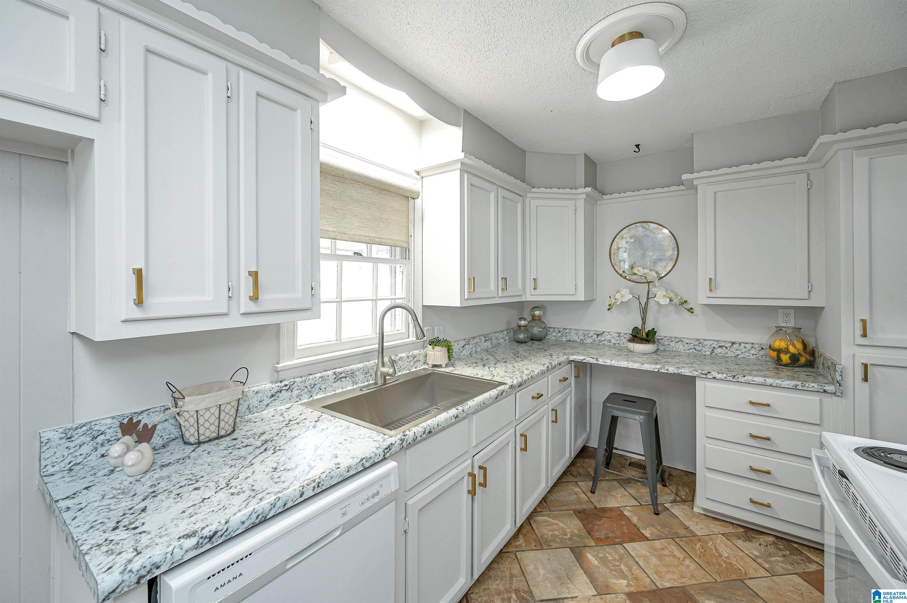 220 Raleigh Avenue Birmingham, AL 35209 - Photo 12 of 50