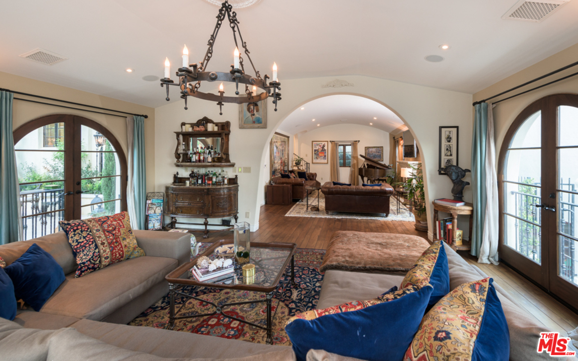 1426 Queens Road Los Angeles, CA 90069 - Photo 7 of 39 Gallery Image 7