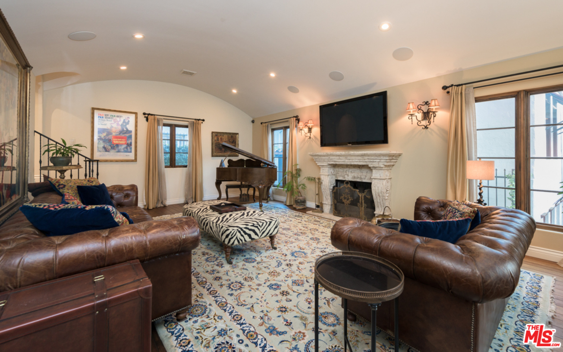 1426 Queens Road Los Angeles, CA 90069 - Photo 8 of 39 Gallery Image 8