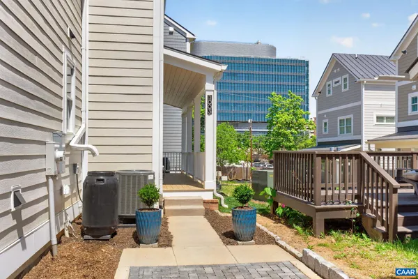 $3,375 | 1003 King Street, Charlottesville, VA 22903