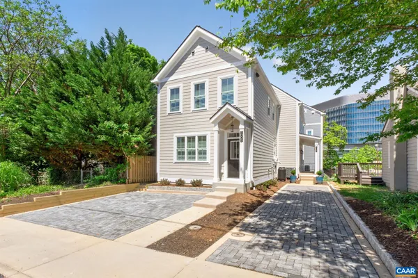 $3,375 | 1003 King Street, Charlottesville, VA 22903