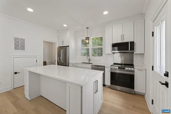 $3,375 | 1003 King Street, Charlottesville, VA 22903