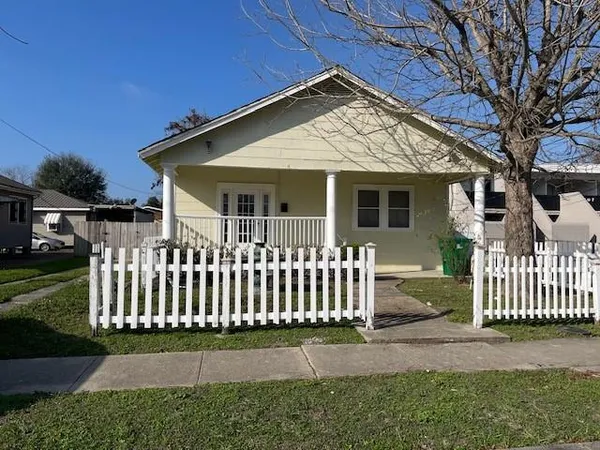$1,395 | 1011 Hancock Street, Gretna, LA 70053