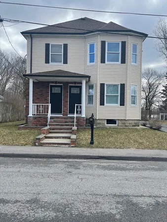 $2,700 | 63-65 Vaillancourt Street, Unit 2, Taunton, MA 02780