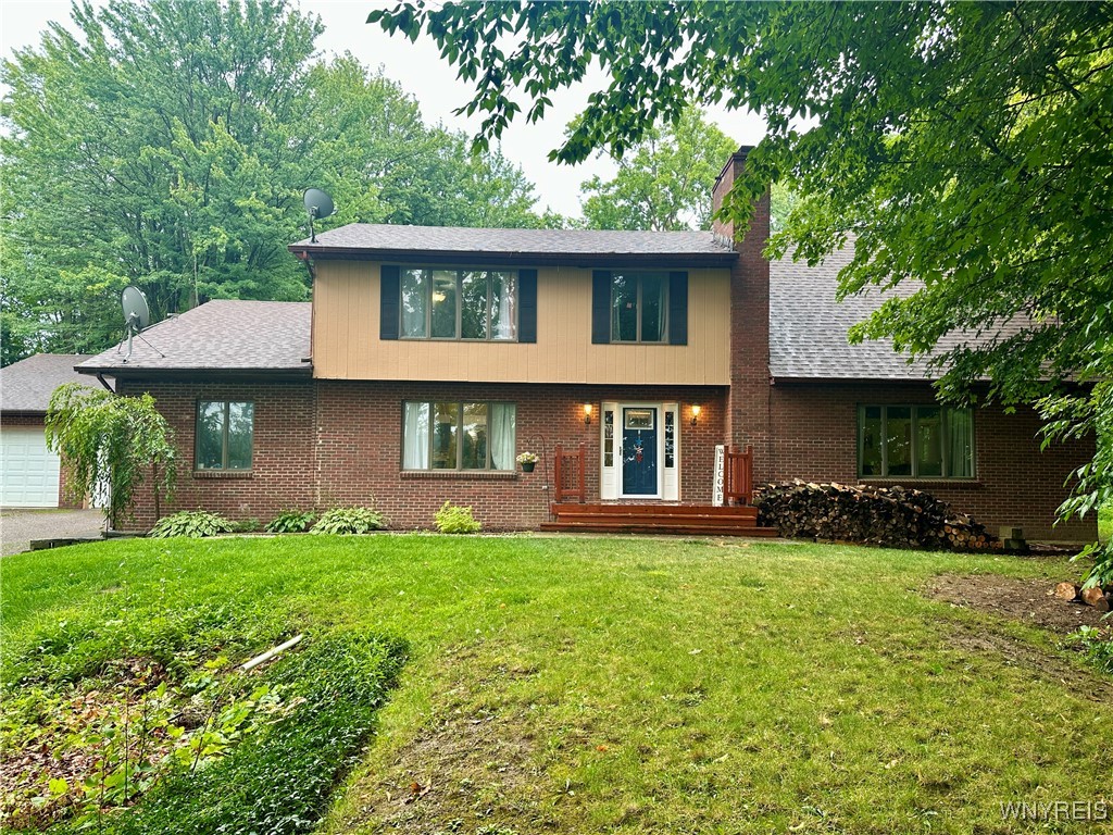 Front view of home