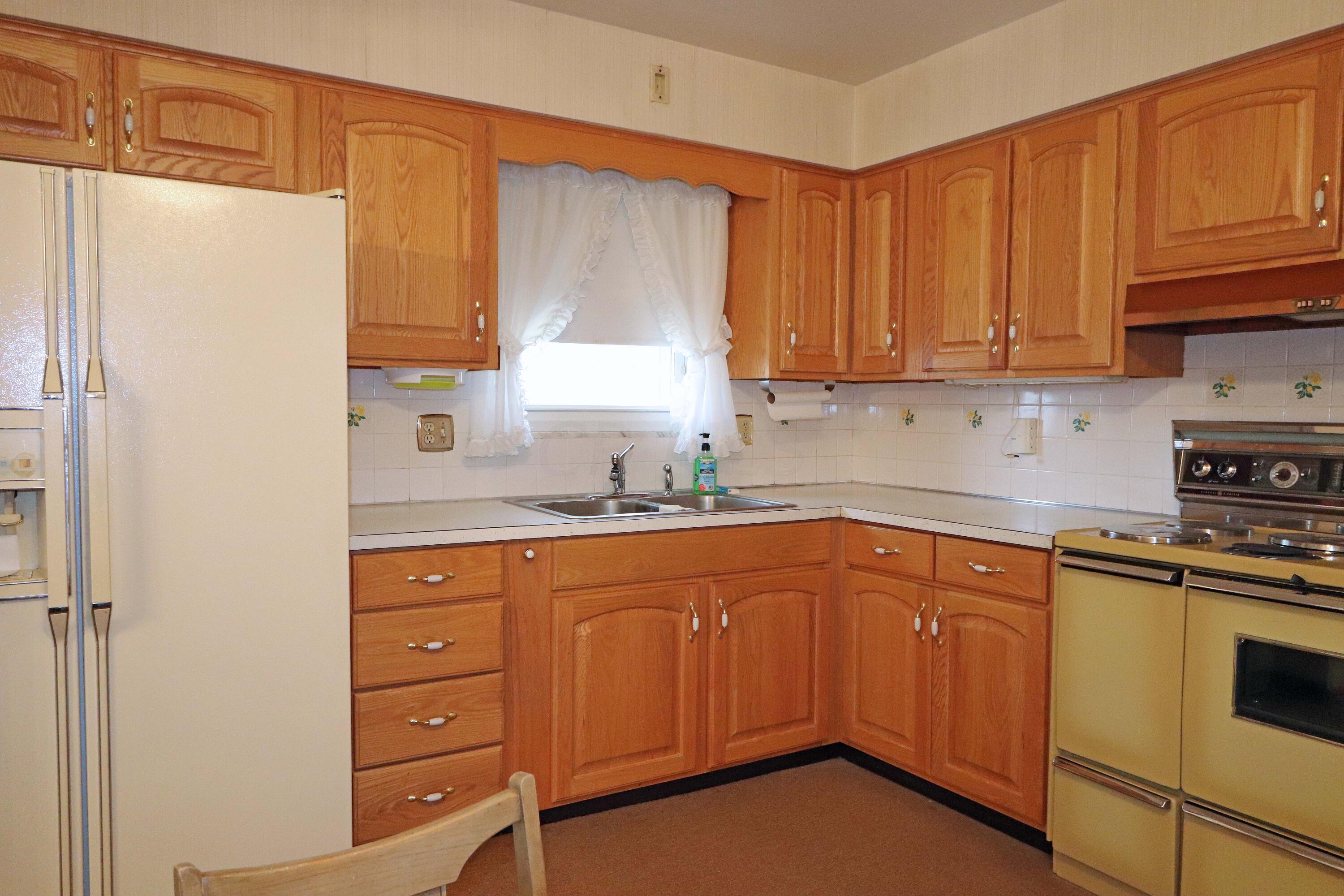 4447 Densmore Road Columbus, OH 43224 - Photo 12 of 47 IMG_9016_edited-1