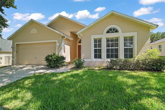 $329,900 | Undisclosed Address, Eustis, FL 32726