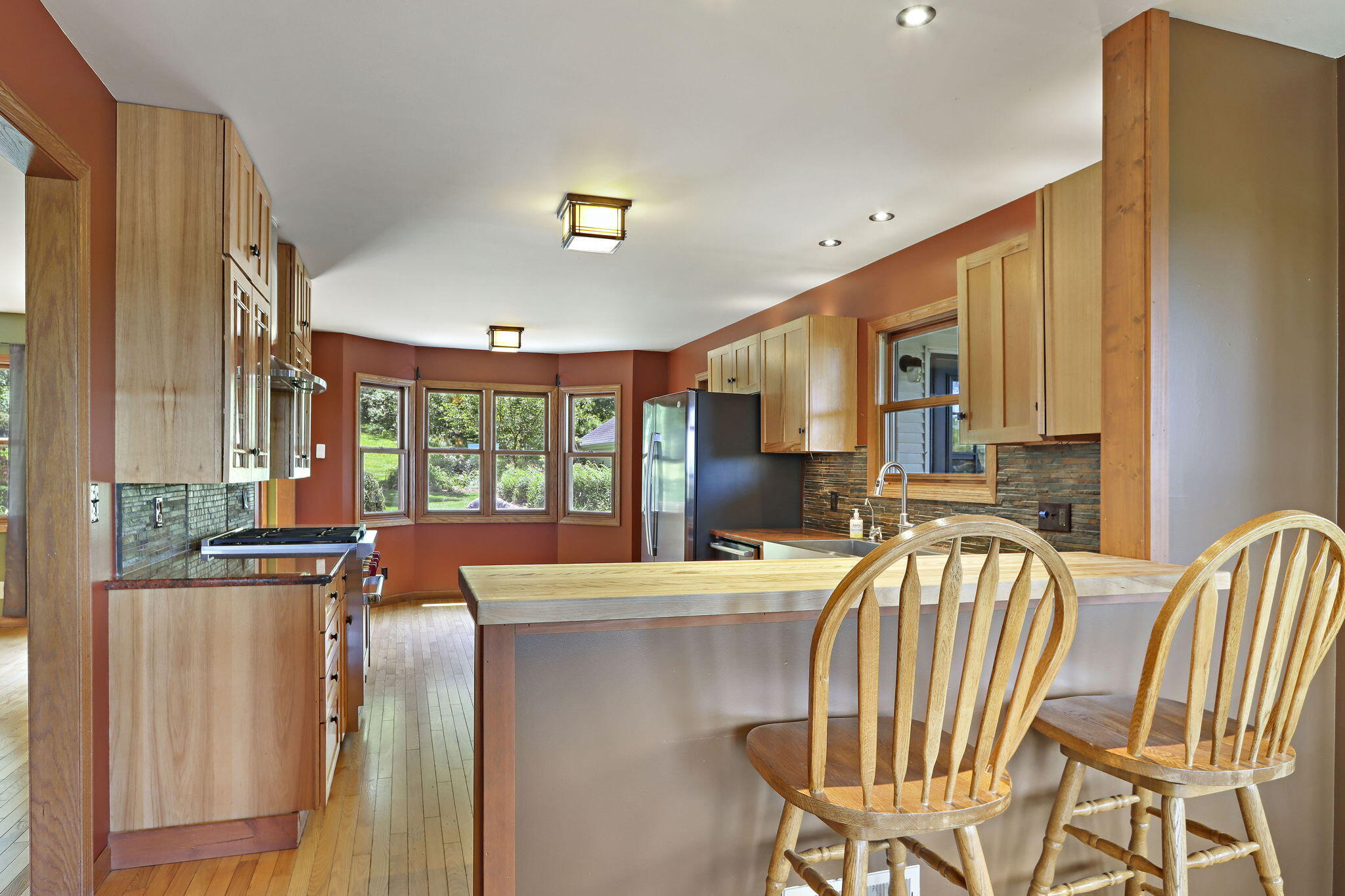 553 Twin Lakes Road Bloomfield, WI 53128 - Photo 2 of 43 Kitchen