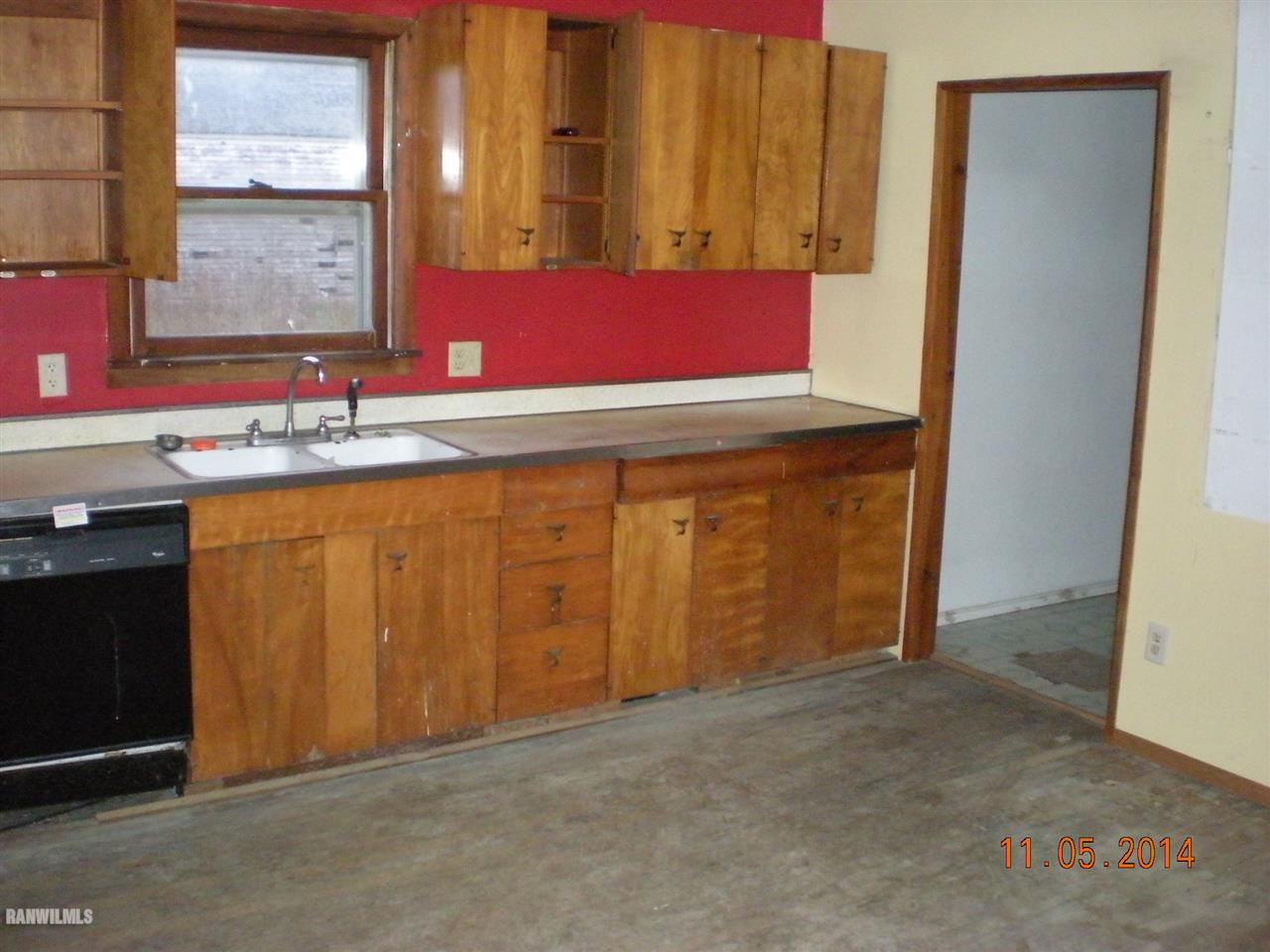 12815 Blue Goose Road Morrison, IL 61270 - Photo 13 of 20 a bathroom with a sink and a mirror