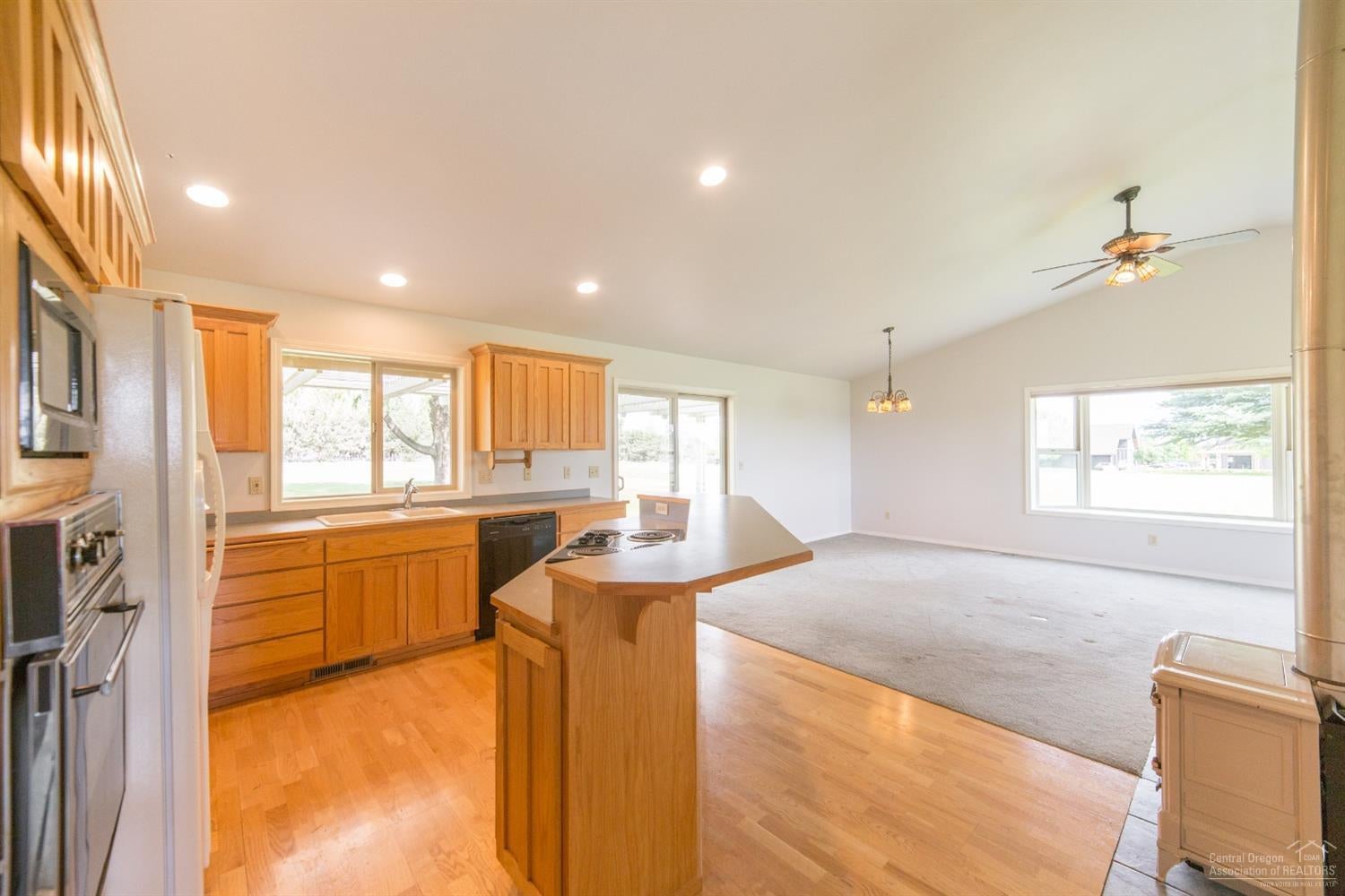 64485 Research Road Bend, OR 97703 - Photo 8 of 18 Additional Photo
