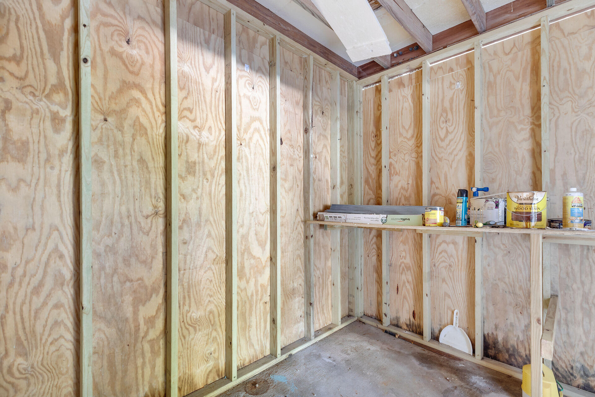 370 Cocoanut Avenue Marathon, FL 33050 - Photo 40 of 49 Storage Area