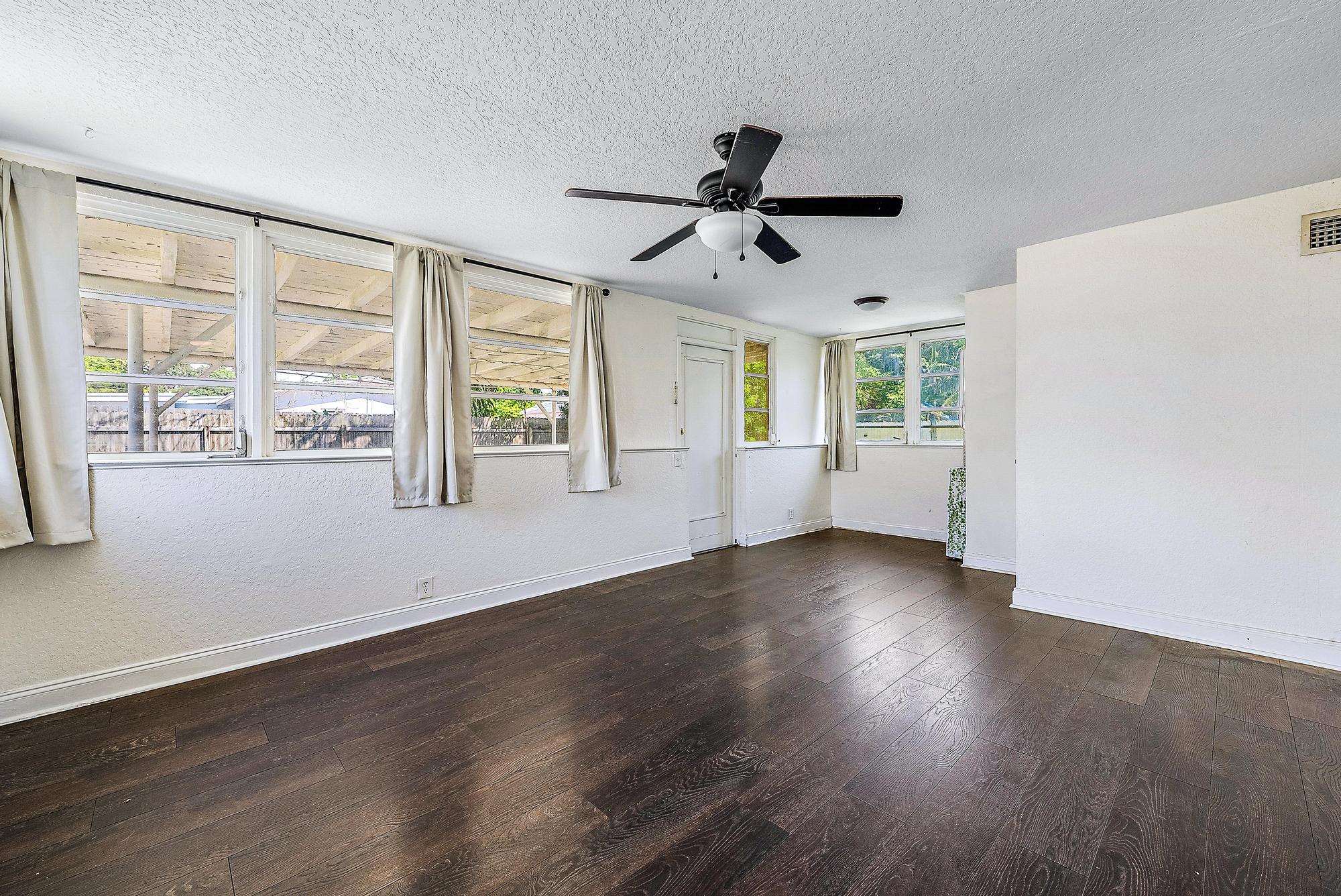 375 Gregory Road West Palm Beach, FL 33405 - Photo 11 of 22 375 Gregory Rd-9