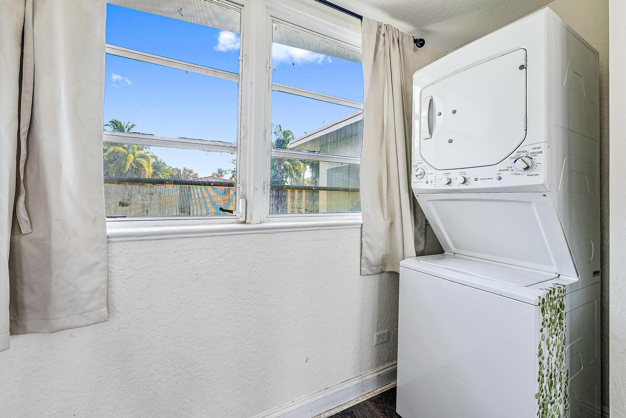 375 Gregory Road West Palm Beach, FL 33405 - Photo 14 of 22 375 Gregory Rd-12