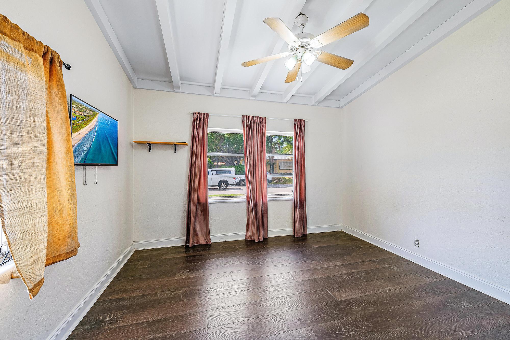 375 Gregory Road West Palm Beach, FL 33405 - Photo 7 of 22 375 Gregory Rd-5